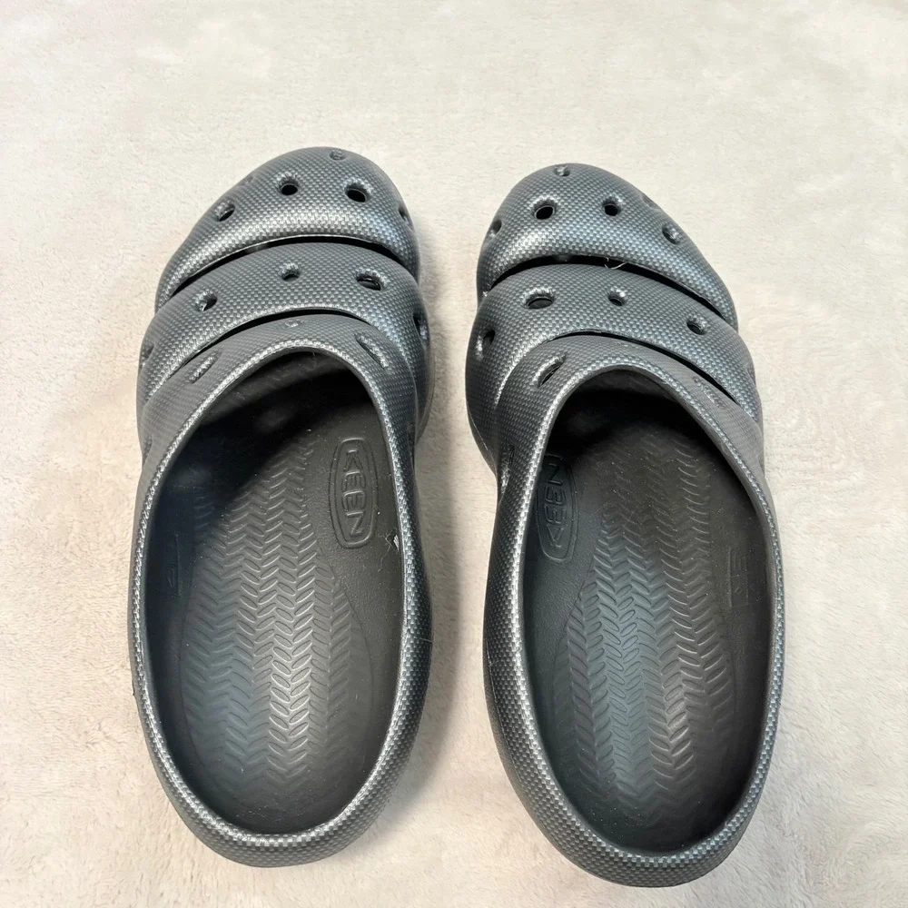 KEEN Yogui Arts Clog Sandal Mens Grey Size 12 Graphite Textured Slip On Mules